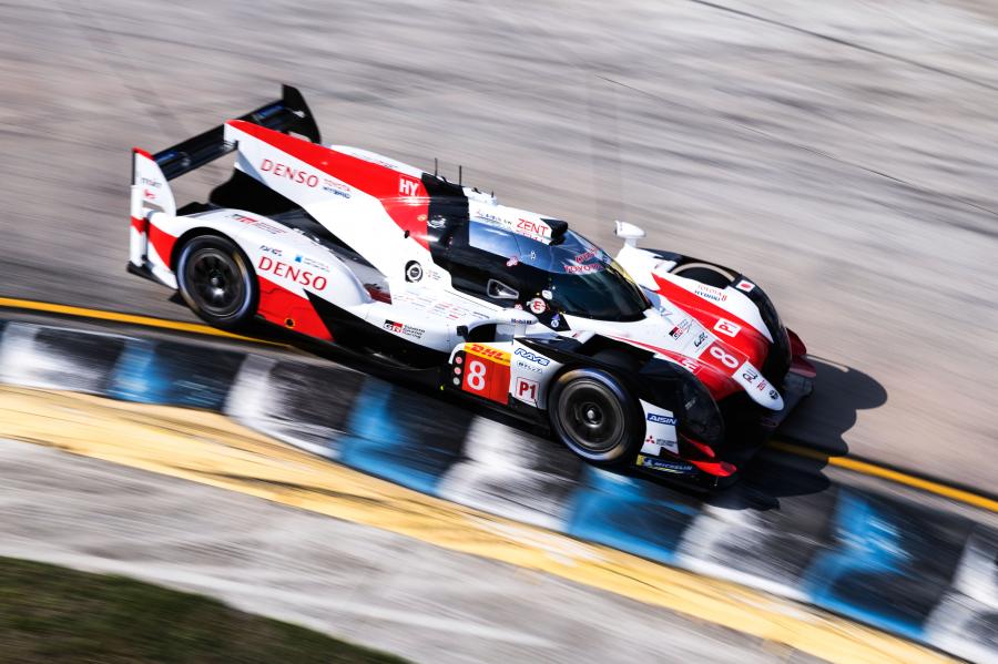  Toyota TS050 Hybrid 2018 года  (фото 14 из 20)